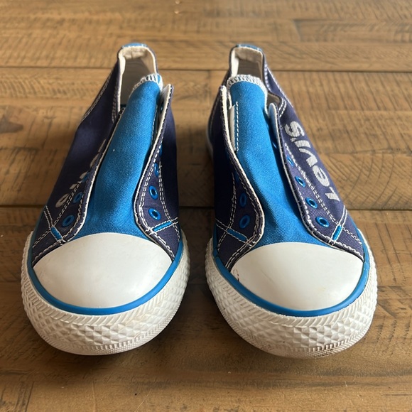 Levi’s Slip On - Size 4 - Picture 5 of 8